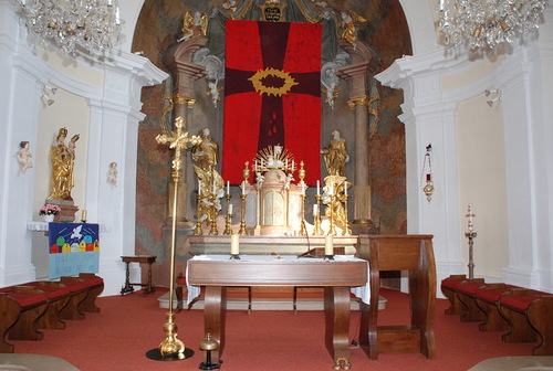 Fastentuch in der Kirche Herrnbaumgarten / https://medien.markus-goestl.at Fastentuch in der Kirche Herrnbaumgarten